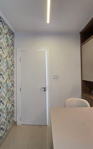 Casa à venda com 300m², 4 quartos e 4 vagas Casa à venda com 300m², 4 quartos e 4 vagasEscritório