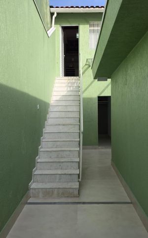 Casa à venda com 300m², 4 quartos e 4 vagas Casa à venda com 300m², 4 quartos e 4 vagasEscada acesso a Area Goumet