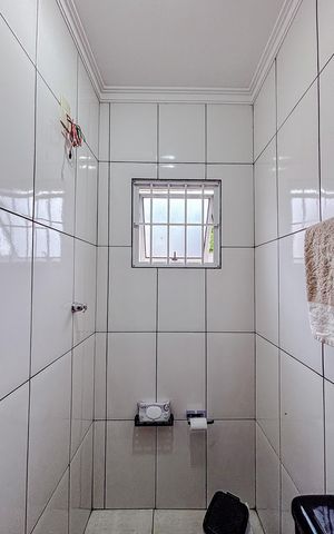Casa para alugar com 250m², 5 quartos e 4 vagasBanheiro 1