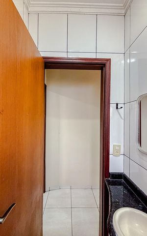 Casa para alugar com 250m², 5 quartos e 4 vagasBanheiro 2