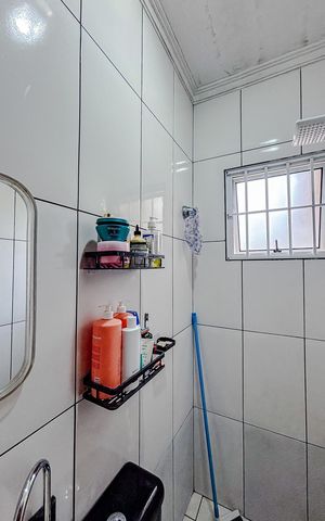 Casa para alugar com 250m², 5 quartos e 4 vagasBanheiro 2