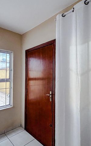 Casa para alugar com 250m², 5 quartos e 4 vagasSala