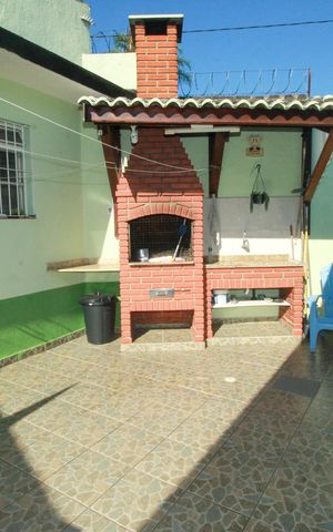 Casa à venda com 120m², 3 quartos e 3 vagas Casa à venda com 120m², 3 quartos e 3 vagasChurrasqueira