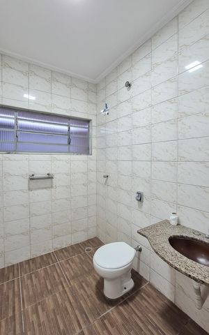 Casa à venda com 160m², 2 quartos e 2 vagas Casa à venda com 160m², 2 quartos e 2 vagasBanheiro Social