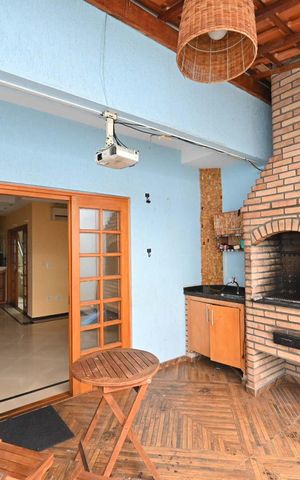 Casa à venda com 176m², 4 quartos e 4 vagas Casa à venda com 176m², 4 quartos e 4 vagasPiscina/Churrasqueira
