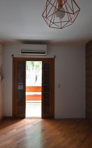 Casa à venda com 176m², 4 quartos e 4 vagas Casa à venda com 176m², 4 quartos e 4 vagasSuíte 1
