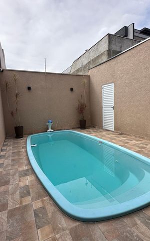 Casa de condomínio à venda com 118m², 2 quartos e 2 vagas Casa de condomínio à venda com 118m², 2 quartos e 2 vagasPiscina