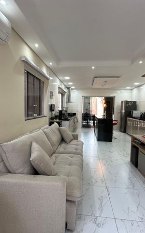 Casa de condomínio à venda com 118m², 2 quartos e 2 vagas Casa de condomínio à venda com 118m², 2 quartos e 2 vagasSala