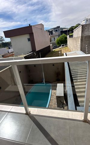 Casa de condomínio à venda com 118m², 2 quartos e 2 vagas Casa de condomínio à venda com 118m², 2 quartos e 2 vagasVaranda
