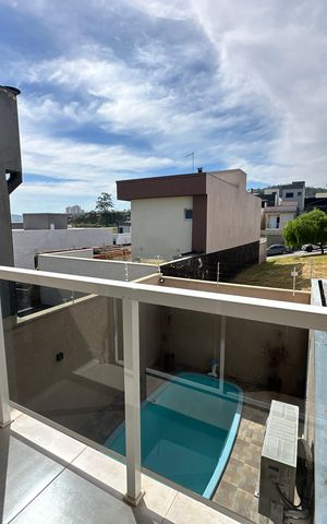 Casa de condomínio à venda com 118m², 2 quartos e 2 vagas Casa de condomínio à venda com 118m², 2 quartos e 2 vagasVaranda
