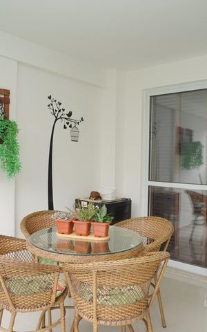 Apartamento à venda com 104m², 3 quartos e 2 vagasVaranda