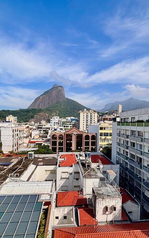 Apartamento para alugar com 90m², 2 quartos e sem vaga Apartamento para alugar com 90m², 2 quartos e sem vagaVaranda da sala - vista livre para o morro dois irmãos