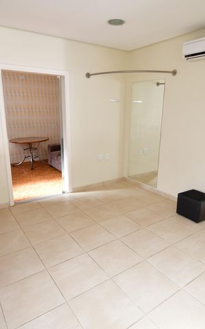 Casa para alugar com 216m², 1 quarto e 3 vagasQuarto