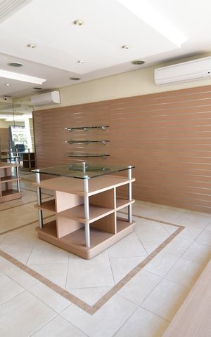 Casa para alugar com 216m², 1 quarto e 3 vagasSala
