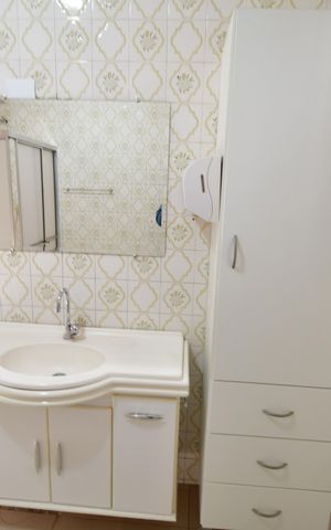 Casa para alugar com 216m², 1 quarto e 3 vagasBanheiro