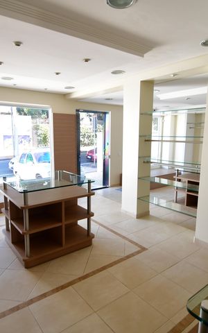 Casa para alugar com 216m², 1 quarto e 3 vagasSala