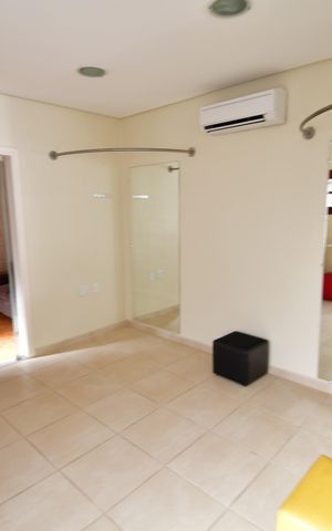 Casa para alugar com 216m², 1 quarto e 3 vagasQuarto