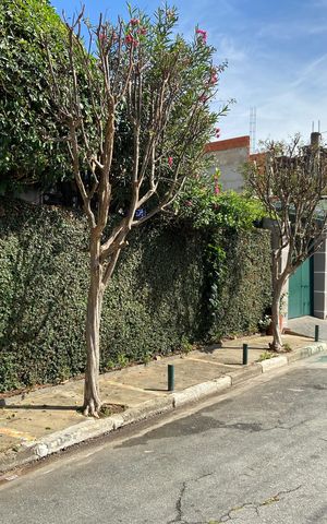 Casa à venda com 250m², 3 quartos e 1 vagaFachada - Rua