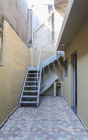 Casa à venda com 180m², 3 quartos e 2 vagas Casa à venda com 180m², 3 quartos e 2 vagasÁrea de Serviço