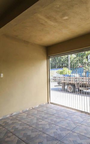 Casa à venda com 180m², 3 quartos e 2 vagas Casa à venda com 180m², 3 quartos e 2 vagasGaragem