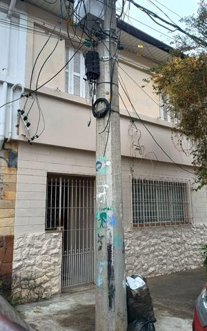 Casa à venda com 200m², 3 quartos e sem vaga Casa à venda com 200m², 3 quartos e sem vagaFachada