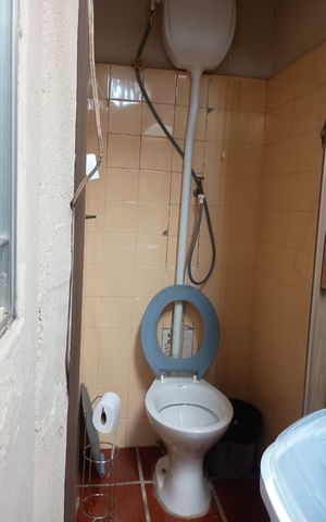 Casa à venda com 200m², 3 quartos e sem vaga Casa à venda com 200m², 3 quartos e sem vagaBanheiro