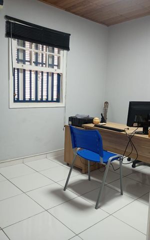 Casa à venda com 200m², 3 quartos e sem vaga Casa à venda com 200m², 3 quartos e sem vagaQuarto 1