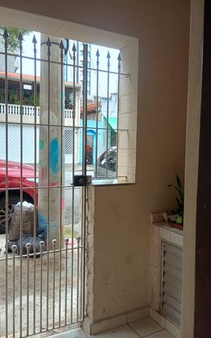 Casa à venda com 200m², 3 quartos e sem vaga Casa à venda com 200m², 3 quartos e sem vagaÁrea externa
