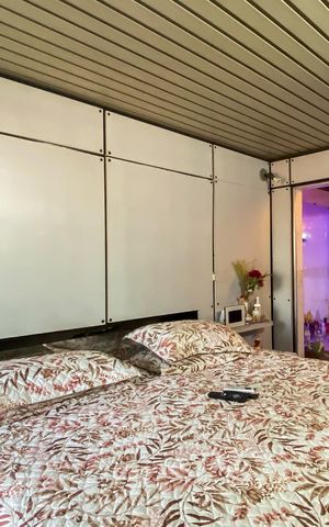 Casa à venda com 300m², 3 quartos e 2 vagas Casa à venda com 300m², 3 quartos e 2 vagasSuite
