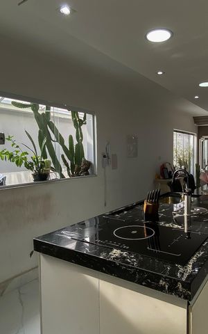 Casa à venda com 300m², 3 quartos e 2 vagas Casa à venda com 300m², 3 quartos e 2 vagasCozinha