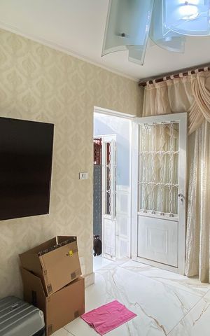 Casa à venda com 300m², 3 quartos e 2 vagas Casa à venda com 300m², 3 quartos e 2 vagasSala