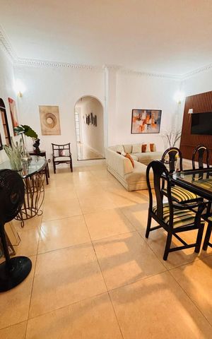 Casa para alugar com 608m², 7 quartos e 4 vagas Casa para alugar com 608m², 7 quartos e 4 vagasSala