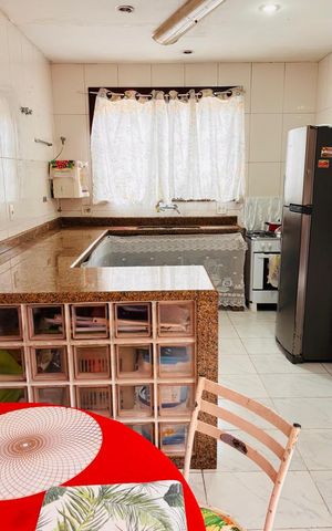 Casa para alugar com 608m², 7 quartos e 4 vagas Casa para alugar com 608m², 7 quartos e 4 vagasCozinha