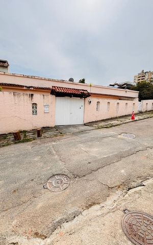 Casa para alugar com 608m², 7 quartos e 4 vagas Casa para alugar com 608m², 7 quartos e 4 vagasFachada