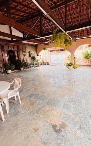 Casa para alugar com 608m², 7 quartos e 4 vagas Casa para alugar com 608m², 7 quartos e 4 vagasÁrea externa