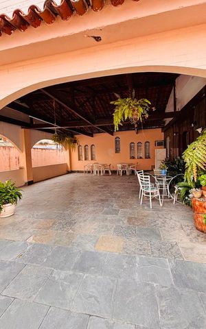 Casa para alugar com 608m², 7 quartos e 4 vagas Casa para alugar com 608m², 7 quartos e 4 vagasÁrea externa