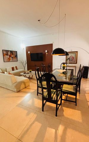 Casa para alugar com 608m², 7 quartos e 4 vagas Casa para alugar com 608m², 7 quartos e 4 vagasSala