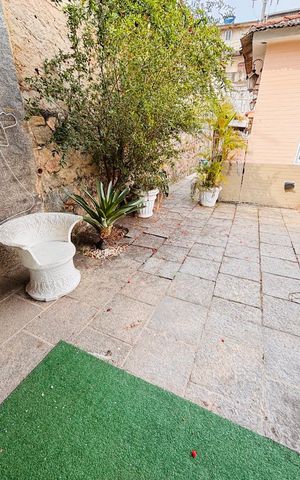 Casa para alugar com 608m², 7 quartos e 4 vagas Casa para alugar com 608m², 7 quartos e 4 vagasÁrea externa