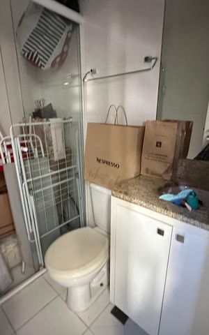 Apartamento à venda com 110m², 2 quartos e 2 vagas Apartamento à venda com 110m², 2 quartos e 2 vagasBanheiro de serviço