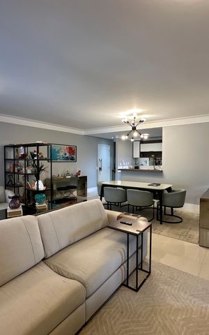 Apartamento à venda com 110m², 2 quartos e 2 vagas Apartamento à venda com 110m², 2 quartos e 2 vagasSala
