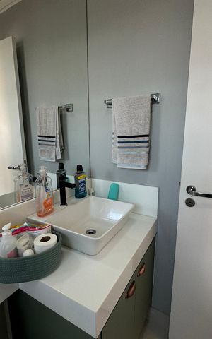 Apartamento à venda com 110m², 2 quartos e 2 vagas Apartamento à venda com 110m², 2 quartos e 2 vagasBanheiro da Suíte 1