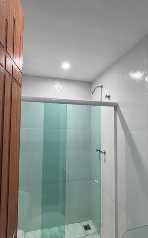 Casa de condomínio para alugar com 329m², 4 quartos e 3 vagas Casa de condomínio para alugar com 329m², 4 quartos e 3 vagasBanheiro do Quarto 1