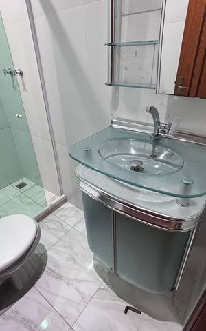Casa de condomínio para alugar com 329m², 4 quartos e 3 vagas Casa de condomínio para alugar com 329m², 4 quartos e 3 vagasBanheiro do Quarto 1