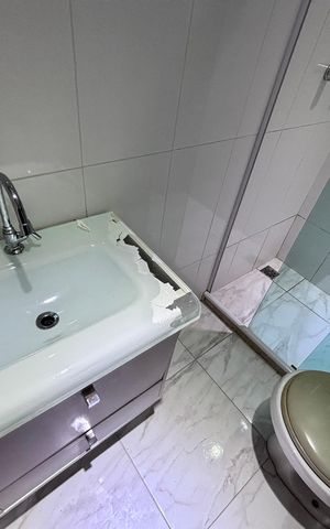 Casa de condomínio para alugar com 329m², 4 quartos e 3 vagas Casa de condomínio para alugar com 329m², 4 quartos e 3 vagasBanheiro do Quarto 4