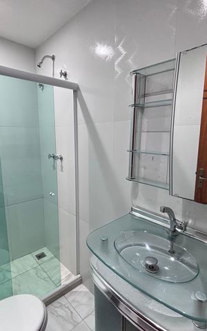 Casa de condomínio para alugar com 329m², 4 quartos e 3 vagas Casa de condomínio para alugar com 329m², 4 quartos e 3 vagasBanheiro do Quarto 1