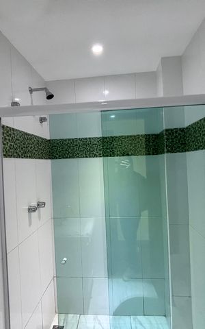 Casa de condomínio para alugar com 329m², 4 quartos e 3 vagas Casa de condomínio para alugar com 329m², 4 quartos e 3 vagasBanheiro do Quarto 4