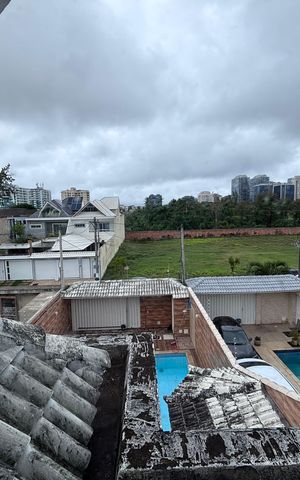 Casa de condomínio para alugar com 329m², 4 quartos e 3 vagas Casa de condomínio para alugar com 329m², 4 quartos e 3 vagasSótão