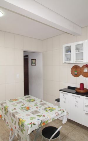 Casa à venda com 259m², 5 quartos e 3 vagasCozinha