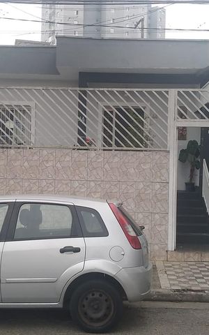 Casa à venda com 259m², 5 quartos e 3 vagasFachada