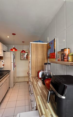 Apartamento à venda com 92m², 3 quartos e 3 vagas Apartamento à venda com 92m², 3 quartos e 3 vagasCozinha e Área de Serviço